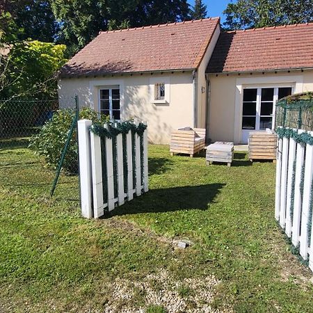 Maison De Plein Pied Avec Jardin Privatif Centre Ville Milly-la-Foret Esterno foto